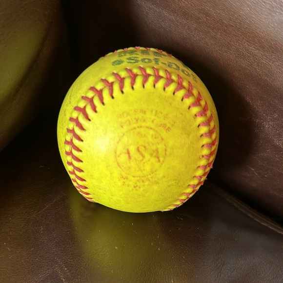 Easton Pink Sapphire Fastpitch Bat / Rawlings Softball Bundle - Picture 8 of 8